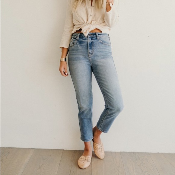 Carly Jean Los Angeles Denim - Carly Jean Los Angeles High Rise Cropped Jeans